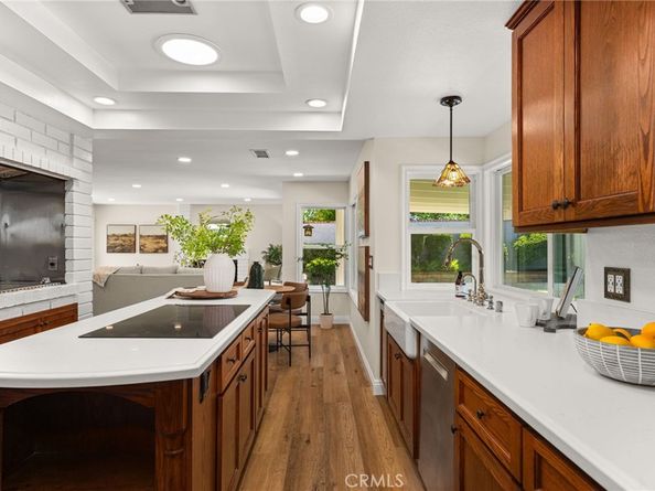 719 S Goldfinch Way, Anaheim Hills CA 92807