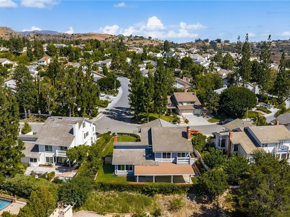 719 S Goldfinch Way, Anaheim Hills CA 92807