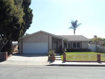 4446 Avenida De Las Flores