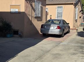 2944 8th Avenue, Los Angeles CA 90018