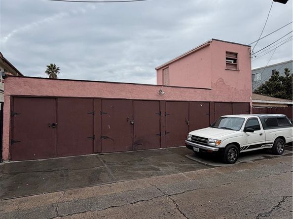 1868 Locust, Long Beach CA 90806