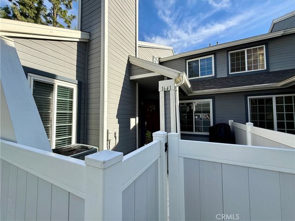 1641 Dimas Ct, Azusa CA 91702