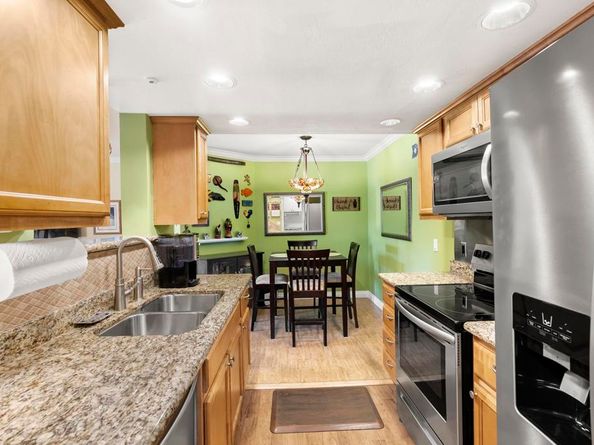 12007 Alta Carmel Court 325, San Diego CA 92128