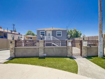 2016 E 10th Street
