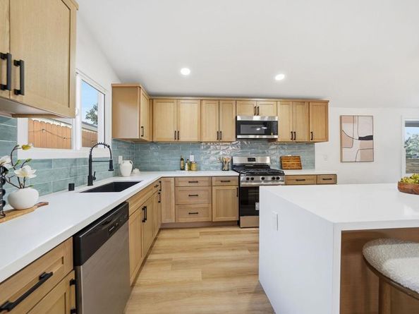 2828 Mission Village Dr, San Diego CA 92123