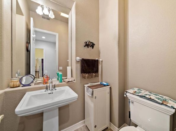 1608 Hamilton Lane, Escondido CA 92029