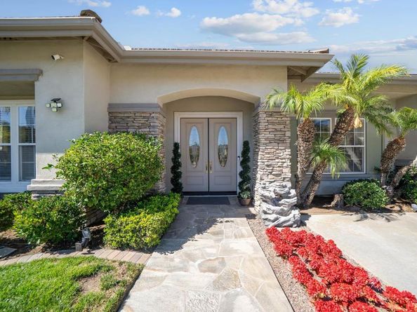 1608 Hamilton Lane, Escondido CA 92029