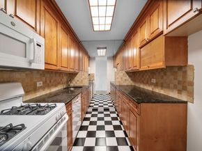7000 Kennedy Blvd Apt. 25F, Guttenberg NJ 07093-4811