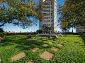 7000 Kennedy Blvd Apt. 25F, Guttenberg NJ 07093-4811