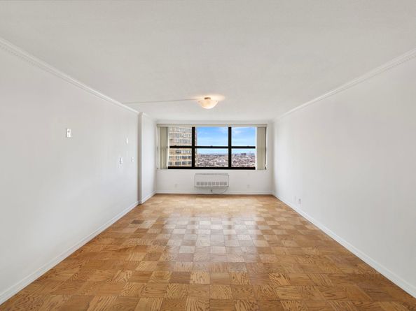 7004 Blvd East 40G, Guttenberg NJ 07093