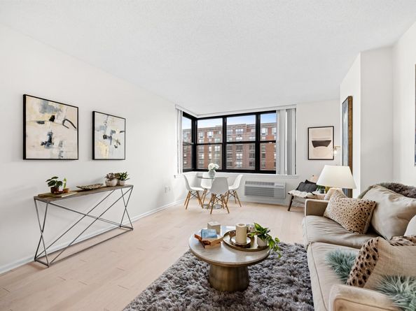 2 Constitution Ct 1008, Hoboken NJ 07030