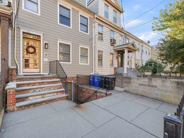 277 3rd St 2, Jersey City NJ 07302