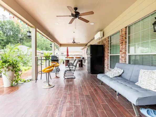 5526 Darschelle Drive, Houston TX 77069