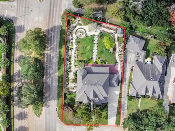 5526 Darschelle Drive, Houston TX 77069