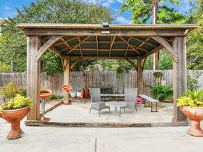5526 Darschelle Drive, Houston TX 77069