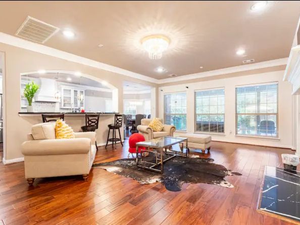 5526 Darschelle Drive, Houston TX 77069