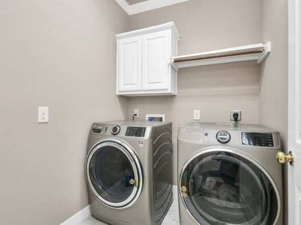 5526 Darschelle Drive, Houston TX 77069
