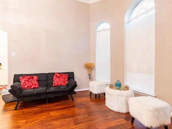5526 Darschelle Drive, Houston TX 77069