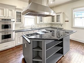 122 Vieux Carre Drive, Houston TX 77009