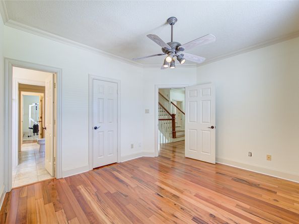 122 Vieux Carre Drive, Houston TX 77009