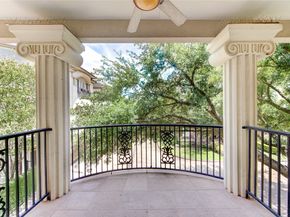 122 Vieux Carre Drive, Houston TX 77009