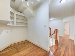 122 Vieux Carre Drive, Houston TX 77009