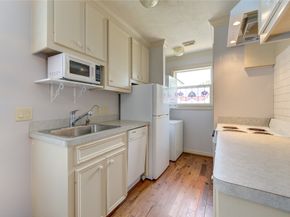 122 Vieux Carre Drive, Houston TX 77009