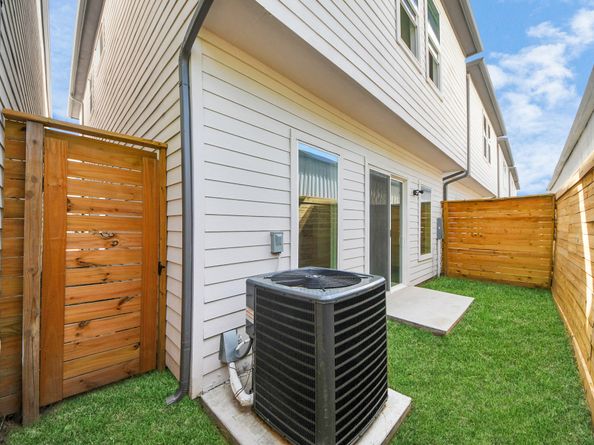 5908 Saint Augustine Street B, Houston TX 77021