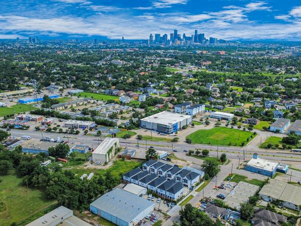 5908 Saint Augustine Street B, Houston TX 77021
