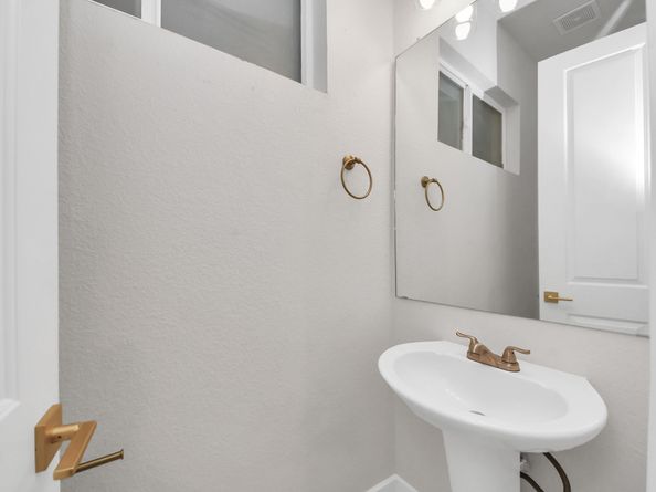 5908 Saint Augustine Street B, Houston TX 77021