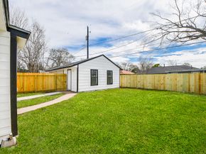 5814 Belneath Street, Houston TX 77033