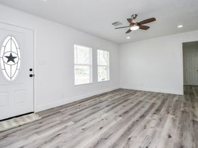 5814 Belneath Street, Houston TX 77033