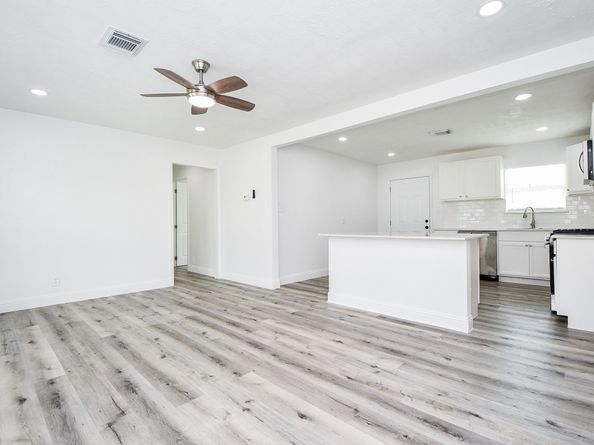 5814 Belneath Street, Houston TX 77033