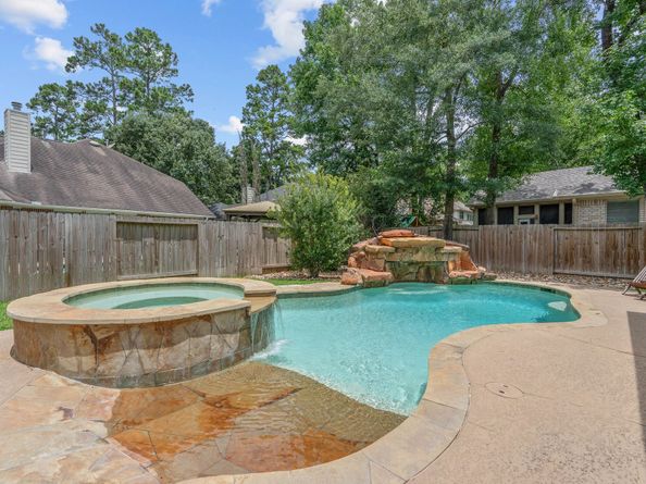 23 Murmuring Creek Place, The Woodlands TX 77385