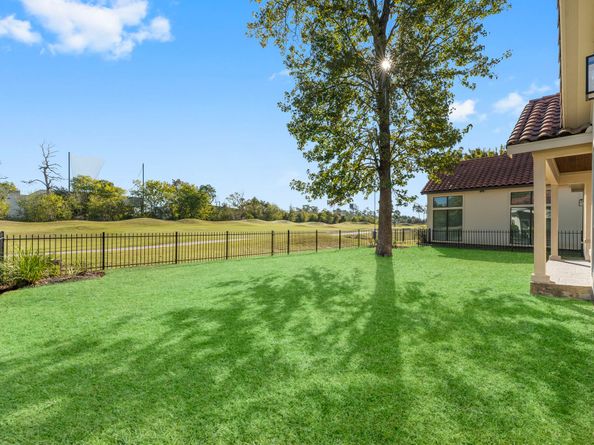15922 Bridges Fairway Lane, Houston TX 77068