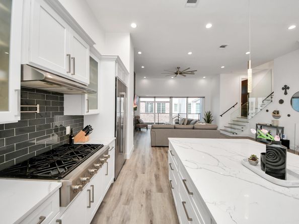 5611 Woodbrook Way, Houston TX 77081