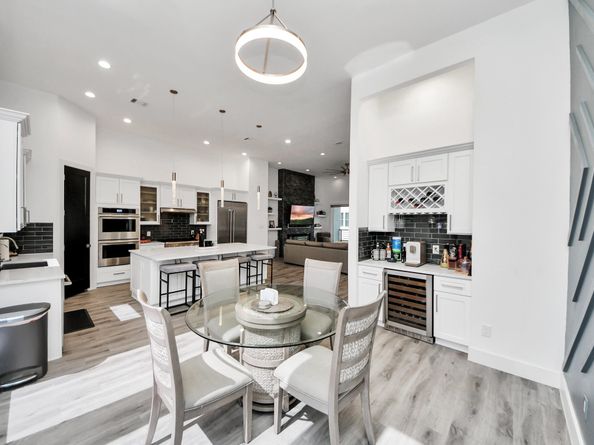 5611 Woodbrook Way, Houston TX 77081