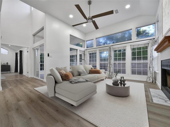 35 Shallow Pond Place, The Woodlands TX 77381