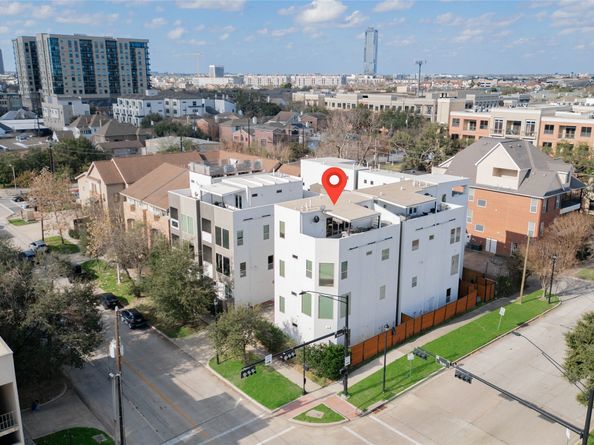 427 Tuam Street B, Houston TX 77006