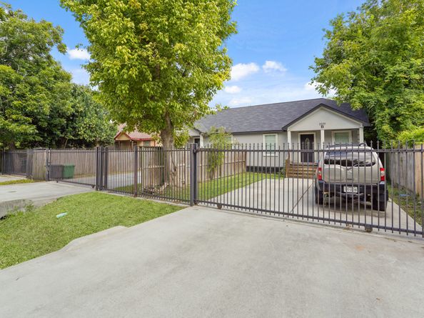 2509 Moreau Street, Houston TX 77093