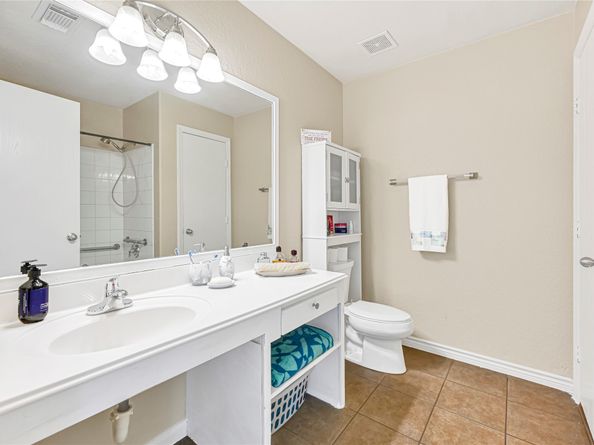 9519 Summer Laurel Lane, Houston TX 77088