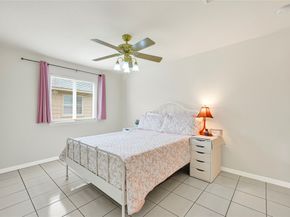 9519 Summer Laurel Lane, Houston TX 77088