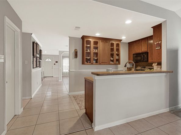 9519 Summer Laurel Lane, Houston TX 77088
