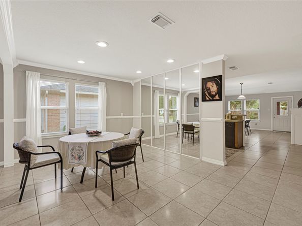9519 Summer Laurel Lane, Houston TX 77088