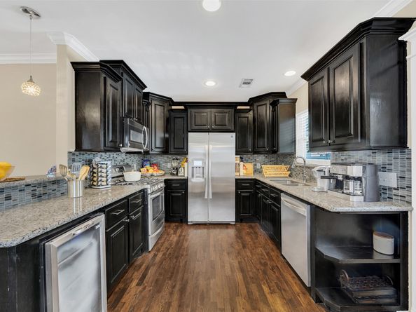 2607 North Freeway, Houston TX 77009