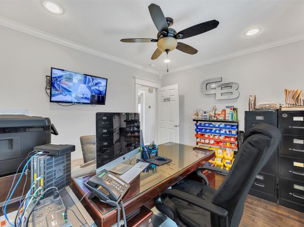 2607 North Freeway, Houston TX 77009