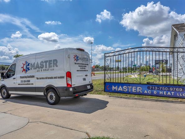 2607 North Freeway, Houston TX 77009