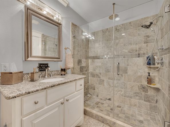 2607 North Freeway, Houston TX 77009