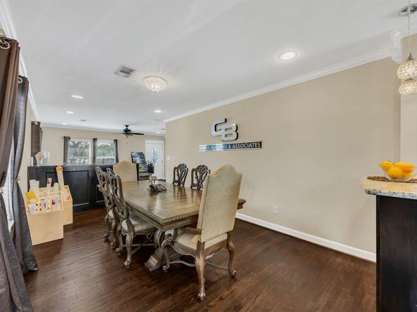 2607 North Freeway, Houston TX 77009