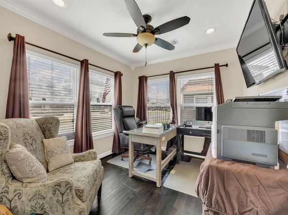 2607 North Freeway, Houston TX 77009